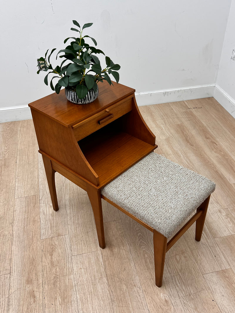 Telephone Entryway Bench by Chippy Heath
