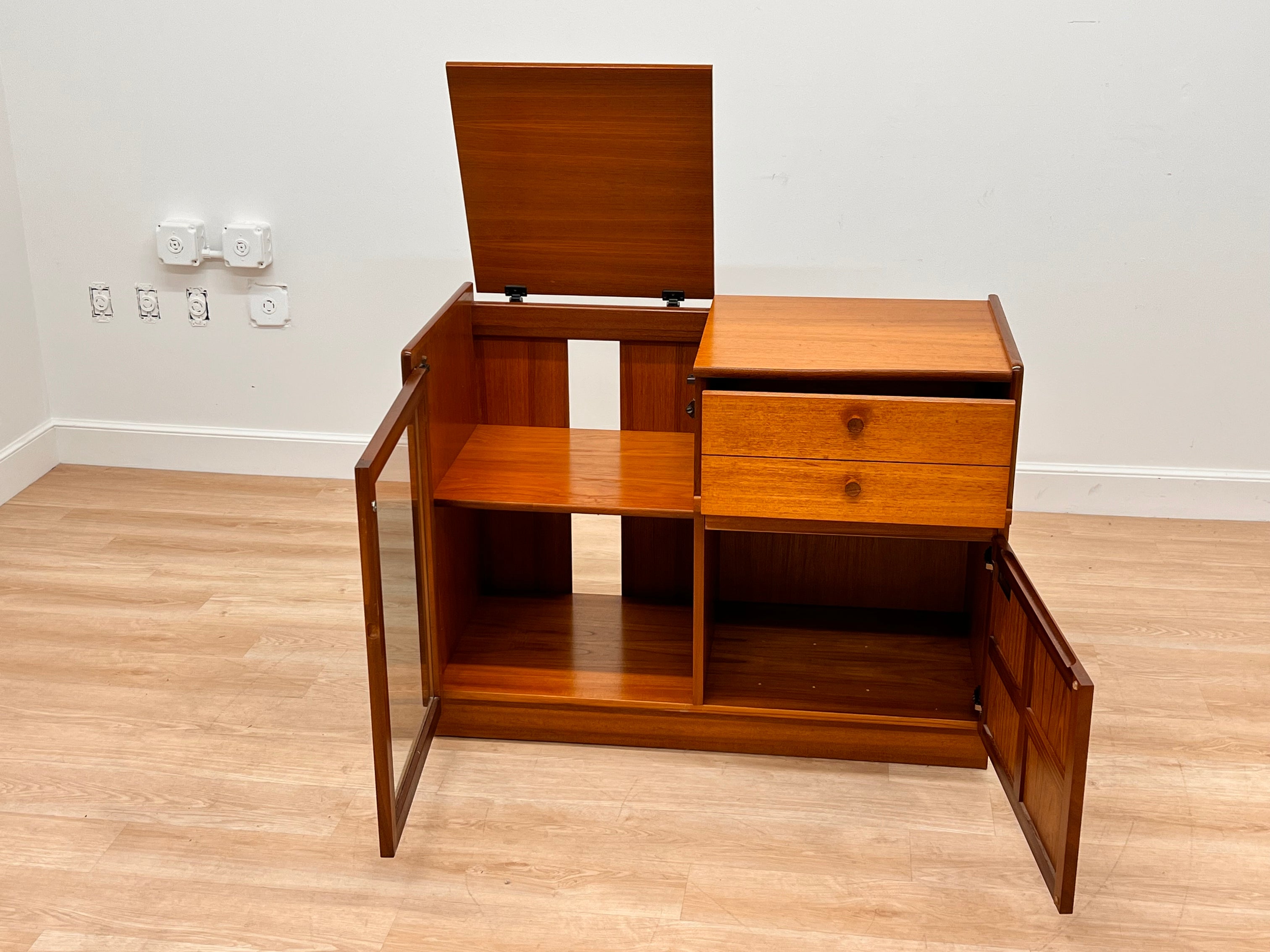 ✨FOR SALE✨ Nathan 'Squares' Sideboard/Credenza This beautifully crafted  sideboard was produced by Nathan Furniture in the UK during the 1960's as  part of their 'Squares' range. Constructed from Teak and featuring  aesthetically