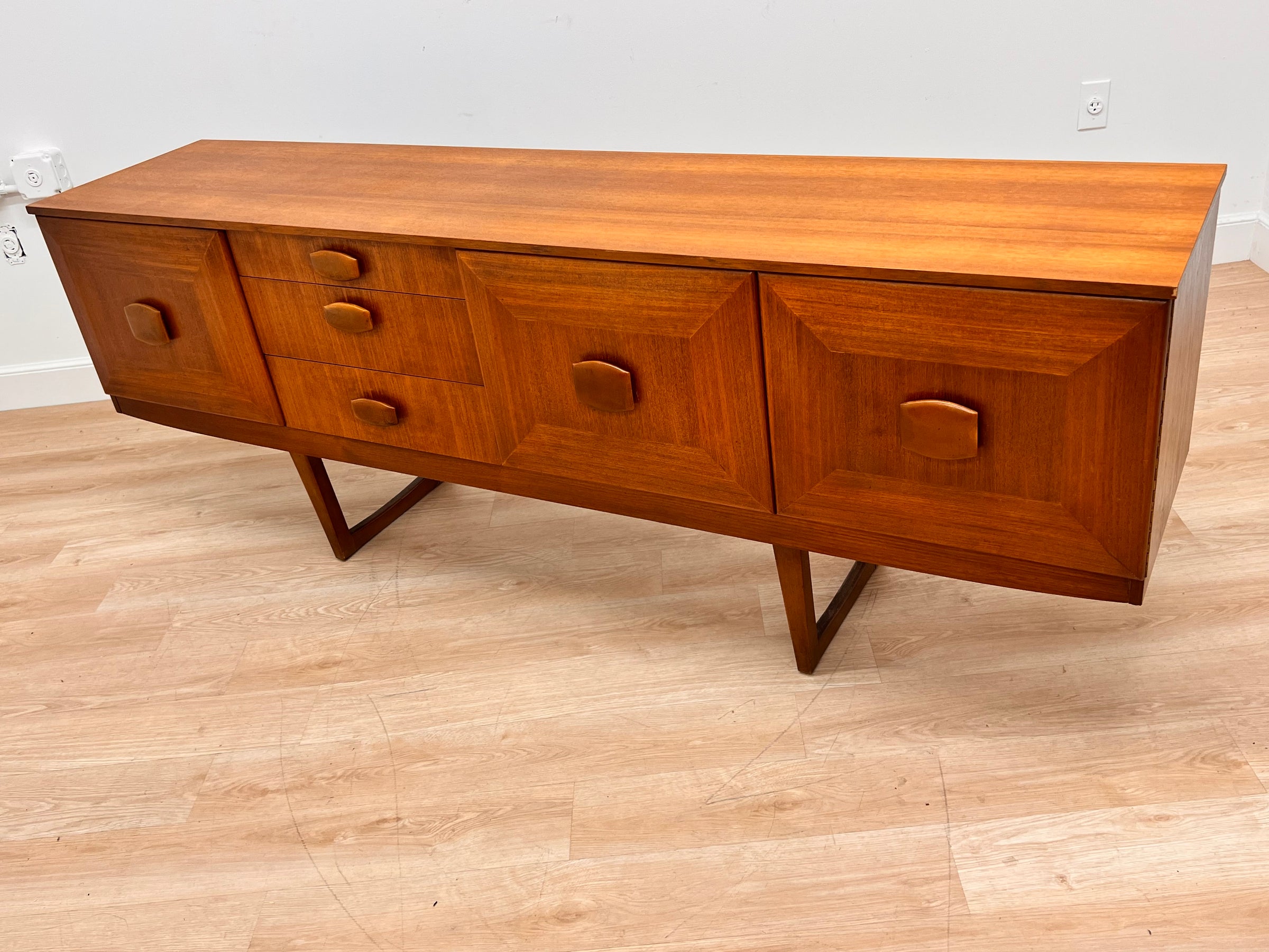 Stonehill furniture 1960 deals